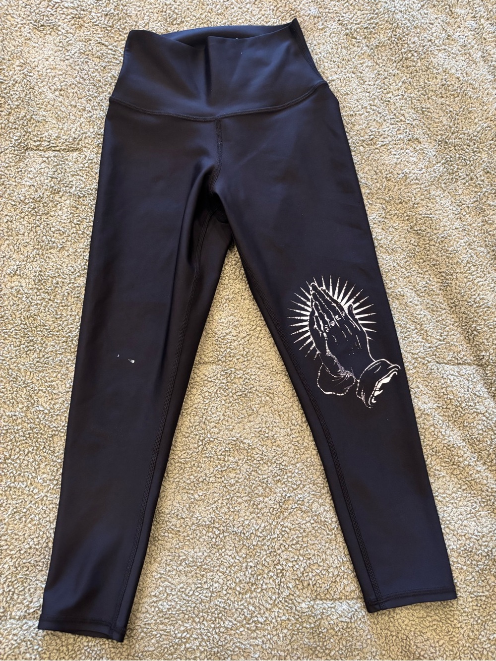 ALO Yoga Black Capri Leggings with graphic White Praying Hands size XS